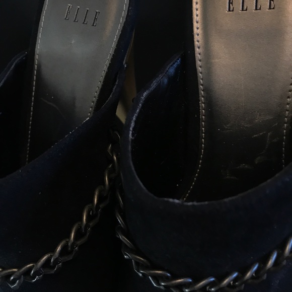 Shoe - Picture 2 of 4